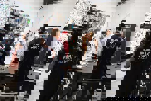 Aduanas interviene dos tiendas del sector asiático en Azúa