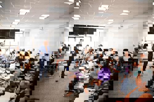 Yayo Sanz Lovatón presenta la transformación logística de RD en la Universidad George Washington